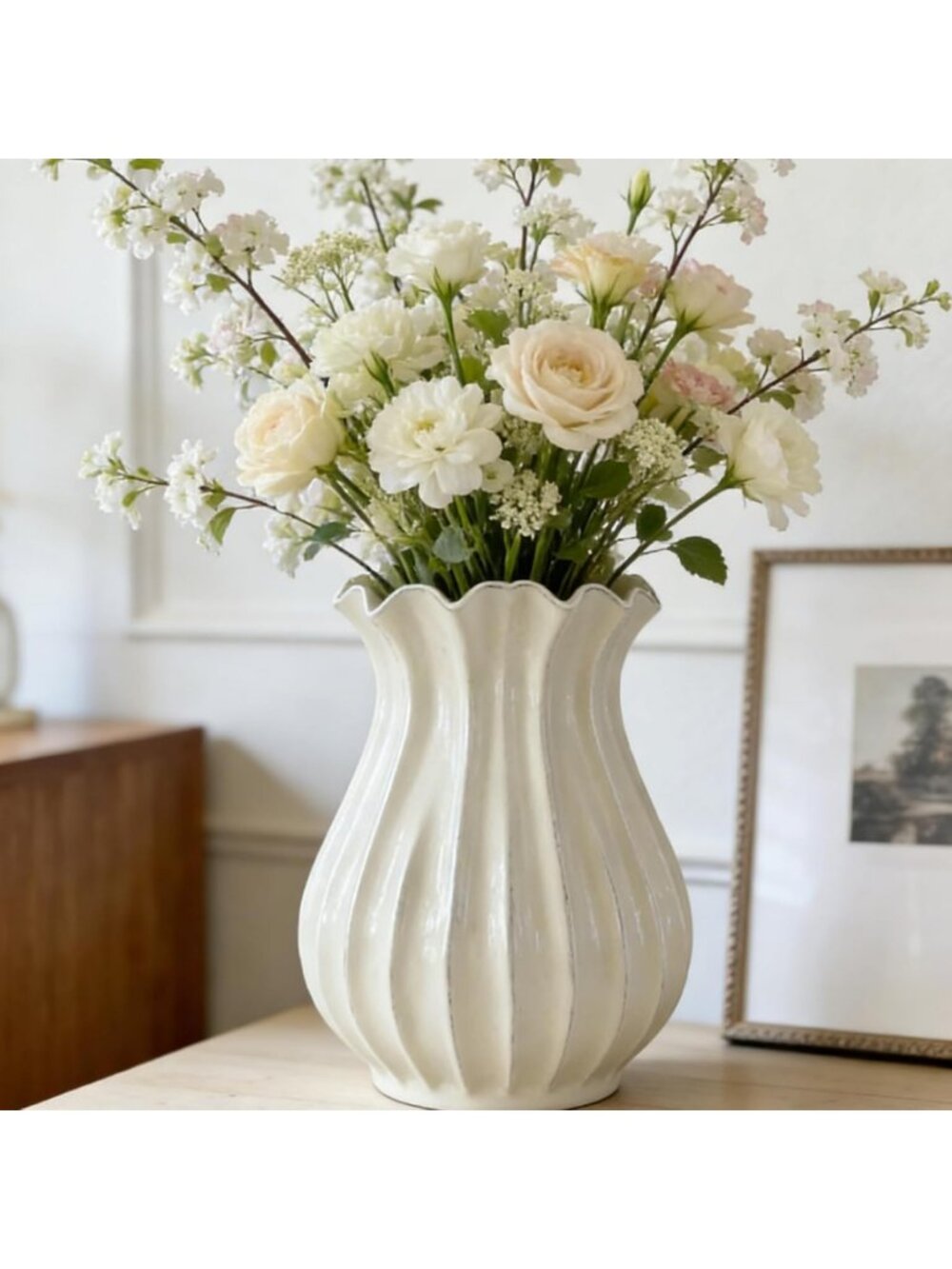 Stylish White Vintage Pleated Ceramic Flower Vase for Home Decor & Centerpieces